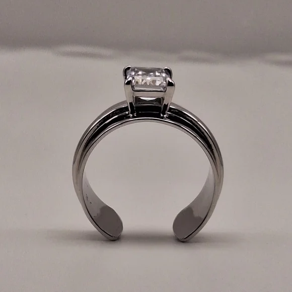 Diamonique x Lisa Freede Emerald-Cut Adjustable Cigar Band Ring–Silver Tone Sz 7 - Picture 9 of 12